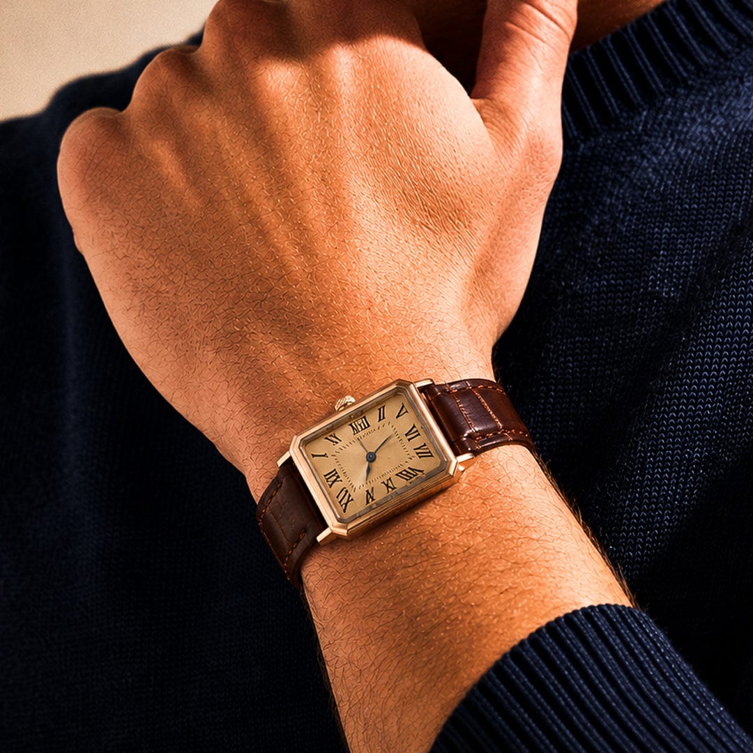 1936 – montre rectangulaire en or jaune