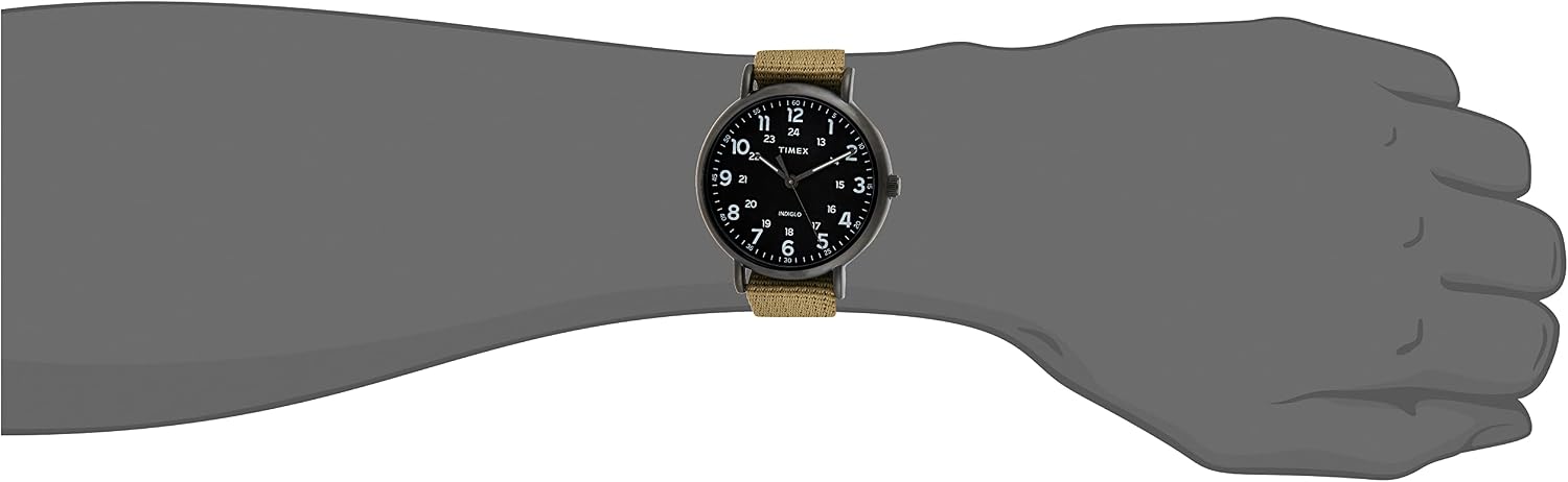 Timex Weekender XL 43 mm – boîtier noir, bracelet textile olive