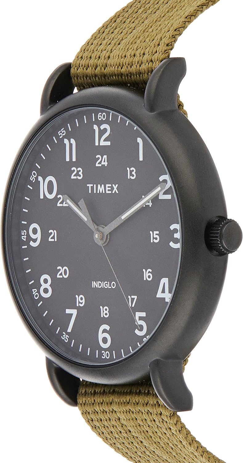 Timex Weekender XL 43 mm – boîtier noir, bracelet textile olive