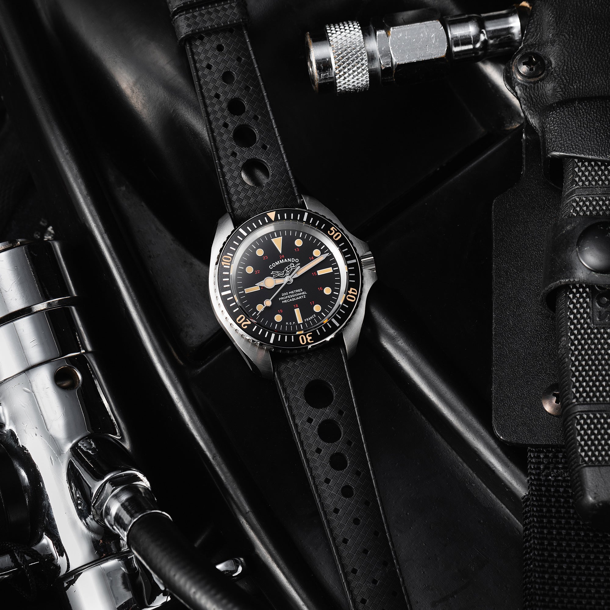 Commando Diver 200M – meca-quartz – style vintage
